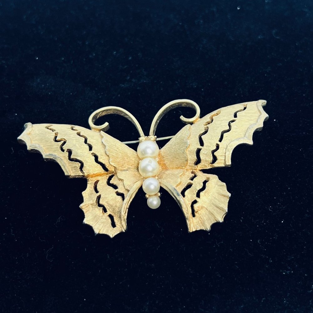 Vintage Gold Tone And Pearl Butterfly Brooch